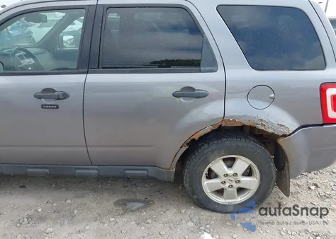 2008 Ford Escape Xlt from USA, damaged, VIN 1FMCU93108KB07913